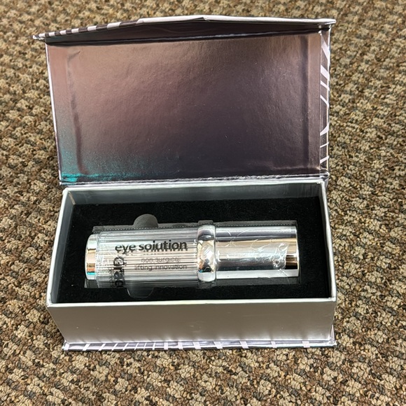 *NWT* non-surgical lifting innovation - Picture 2 of 4